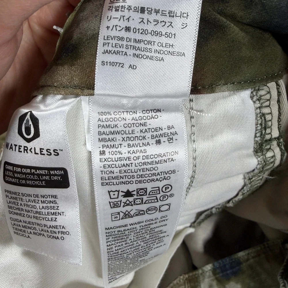 Levi's Premium Cargo Pants Mens 29x30 Green Mossy Camo Gorpcore